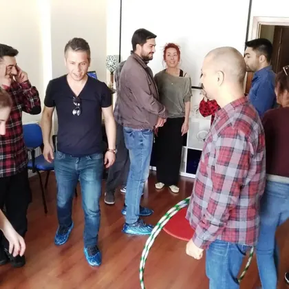 Ankara NLP sertifika eğitimi sınıf içi grup çalışması ve eğitim ortamı fotoğrafı 49