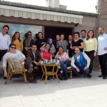 Ankara NLP sertifika eğitimi sınıf içi grup çalışması ve eğitim ortamı fotoğrafı 54