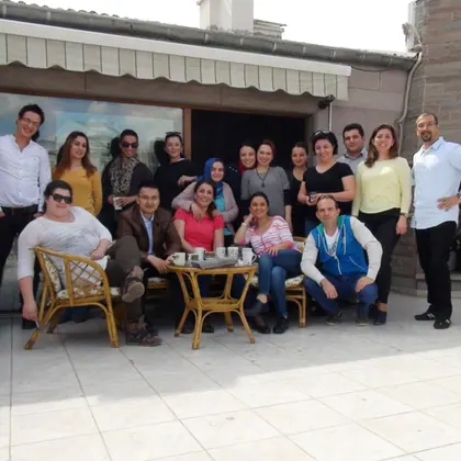 Ankara NLP sertifika eğitimi sınıf içi grup çalışması ve eğitim ortamı fotoğrafı 85