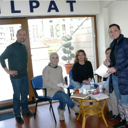 Ankara NLP sertifika eğitimi sınıf içi grup çalışması ve eğitim ortamı fotoğrafı 97