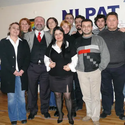 Ankara NLP sertifika eğitimi sınıf içi grup çalışması ve eğitim ortamı fotoğrafı 108