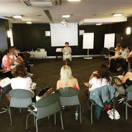 İstanbul NLP sertifika eğitimi sınıf ve uygulama fotoğrafı 175