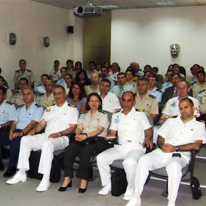 Kurumsal NLP eğitimi, liderlik ve ekip gelişimi sınıf içi uygulama fotoğrafı 7