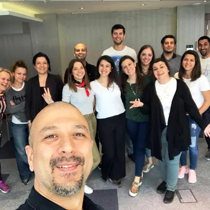 Kurumsal NLP eğitimi, liderlik ve ekip gelişimi sınıf içi uygulama fotoğrafı 8