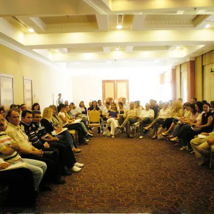 Kurumsal NLP eğitimi, liderlik ve ekip gelişimi sınıf içi uygulama fotoğrafı 16