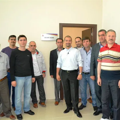 Kurumsal NLP eğitimi, liderlik ve ekip gelişimi sınıf içi uygulama fotoğrafı 22
