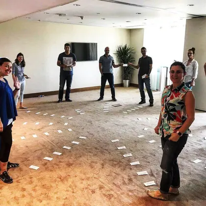 Kurumsal NLP eğitimi, liderlik ve ekip gelişimi sınıf içi uygulama fotoğrafı 27