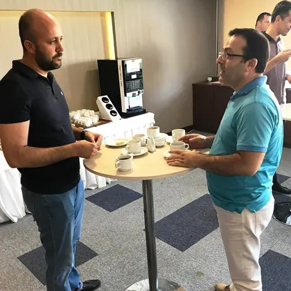 Kurumsal NLP eğitimi, liderlik ve ekip gelişimi sınıf içi uygulama fotoğrafı 52
