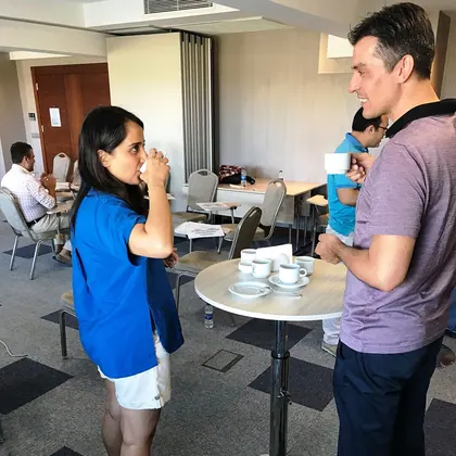 Kurumsal NLP eğitimi, liderlik ve ekip gelişimi sınıf içi uygulama fotoğrafı 59