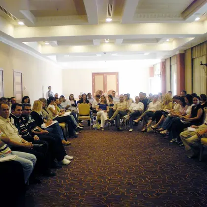 Kurumsal NLP eğitimi, liderlik ve ekip gelişimi sınıf içi uygulama fotoğrafı 78