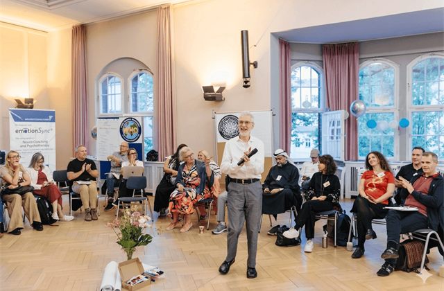 Berlin'de düzenlenen uluslararası NLP kongresi görseli